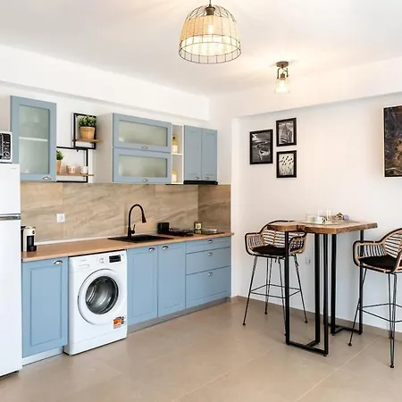 Chrisi Апартаменты